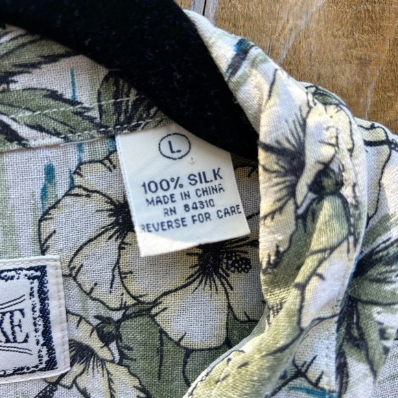 100% Silk Tropical Print Button Down Short Sleeve Collard Shirt Size Large - Picture 8 of 9